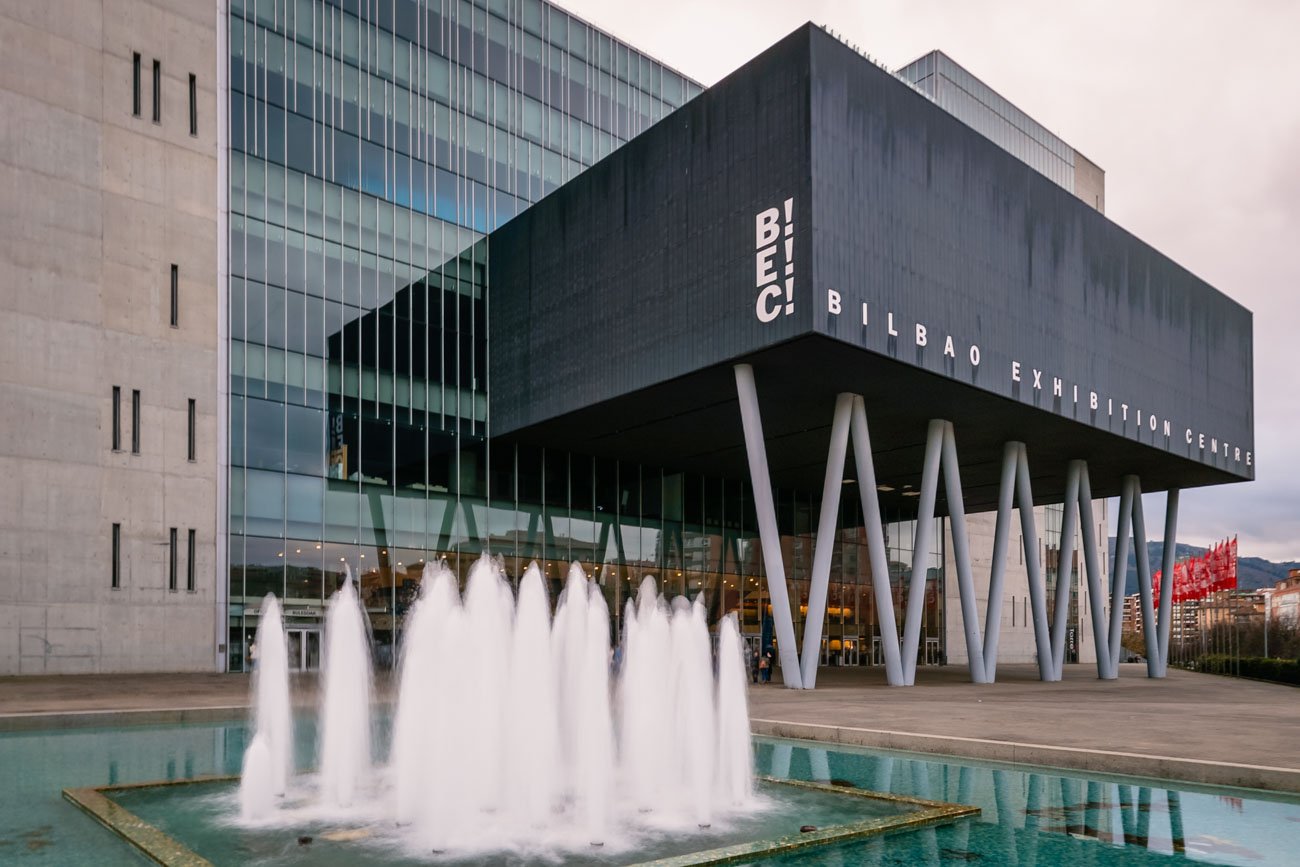 Fotografía y Vídeo para el Bilbao Exhibition Centre BEC Vista fuente de la entrada